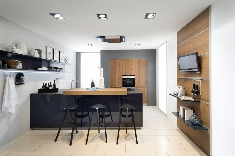 NK18713 Koje 26 Nova Lack Tiefblau Hochglanz Legno Eiche Marone