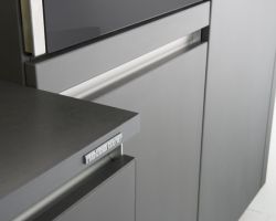 NK13235 Glas Tec Satin 17W   WeiSZ   Glas Tec Satin 17Q   Quarzgrau