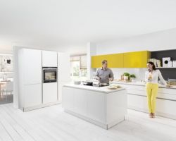 NK13458 Nova Lack 731   WeiSZ Hochglanz   Nova Lack 73C   Curry Hochglanz