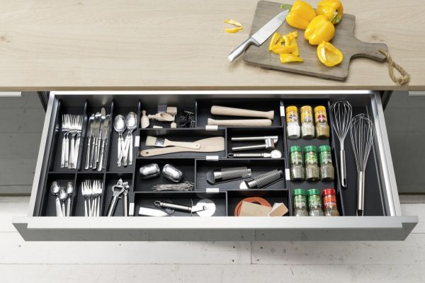 NK18183 Innenorganisation Echtholz Esche schwarz