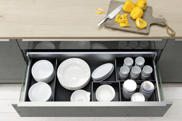 NK20042 Innenorganisation Esche schwarz