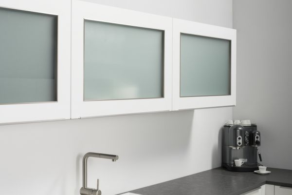 NK20051 Schwebeklappenschrank mit Glas HLV