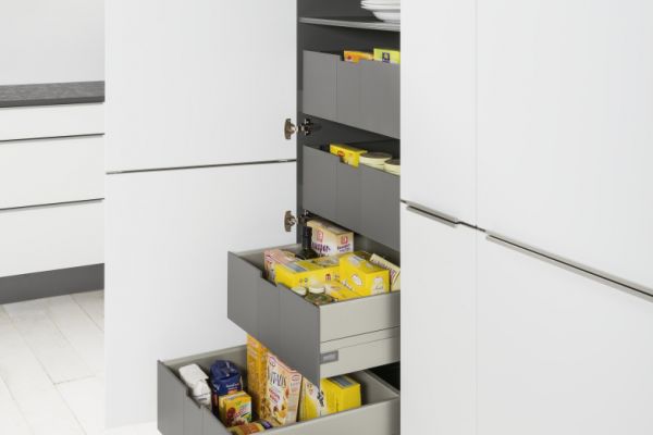 NK20096 Vorratsschrank mit Innenauszuegen VI