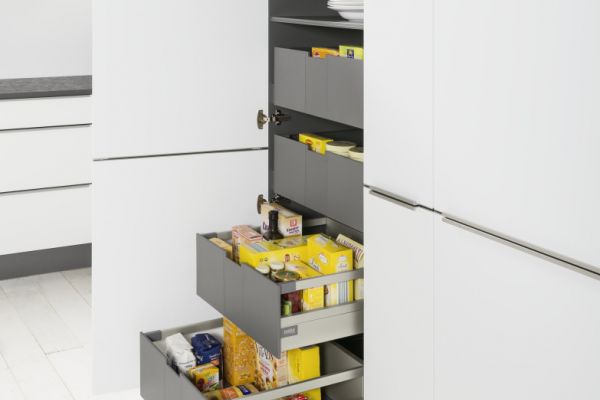 NK20098 Vorratsschrank mit Innenauszuegen VI