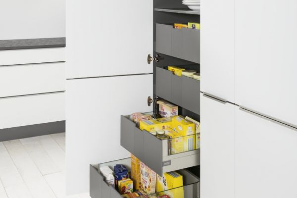 NK20099 Vorratsschrank mit Innenauszuegen VI