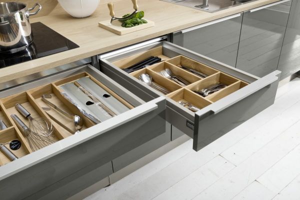 NK20247 Corona 19Q   Quarzgrau Hochglanz