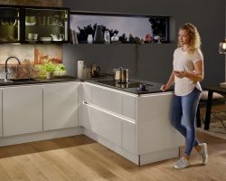 NK22324 Glas Tec Plus   WeiSZ Hochglanz