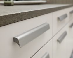 NK23780 Tavola   Eiche Barolo   Soft Lack   Sahara