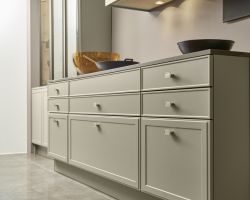 NK24630 TORINO LACK   Lava softmatt