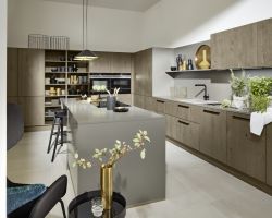 NK25318 Titan   Perlmutt   Tavola   Eiche Barolo