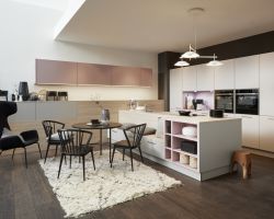 NK25438 Koje 01 Manhattan Uni   Platingrau   Lavendel