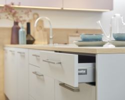 NK25496 Manhattan   Platingrau   Lavendel