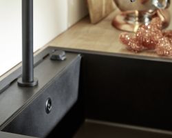 NK25930 Manhattan Uni   Hennarot   Manhattan   Steineiche