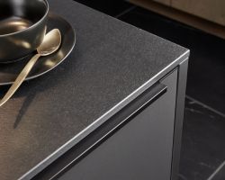 NK26527 Titan   Perlmutt   Tavola   Eiche Barolo