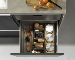 NK27792 Manhattan   Eiche Nero