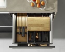 NK27794 Manhattan   Eiche Nero