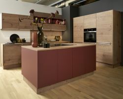 NK27856 Manhattan Uni   Hennarot   Manhattan   Steineiche