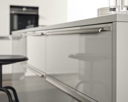 NK29270 Fine Lack    Platingrau HG   Tavola   Eiche Barolo