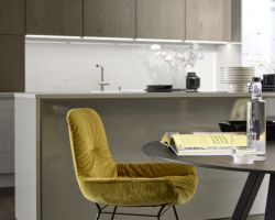 NK29276 Fine Lack    Platingrau HG   Tavola   Eiche Barolo