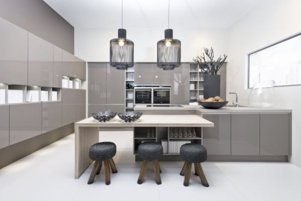 NK4502 Nova Lack 739   Magma Hochglanz