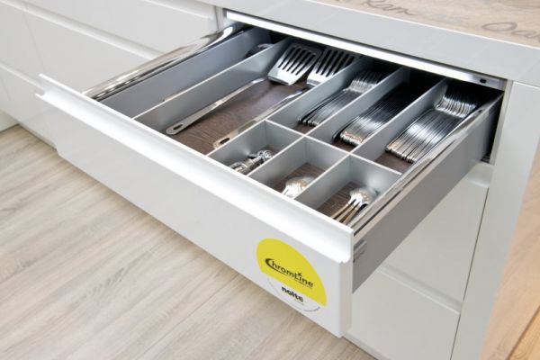 NK4555 Detail Alpha Lack 551   WeiSZ Hochglanz