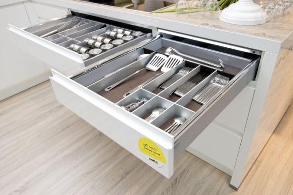 NK4558 Detail Alpha Lack 551   WeiSZ Hochglanz