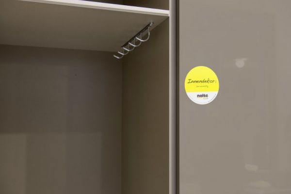 NK4570 Detail Nova Lack 739   Magma Hochglanz