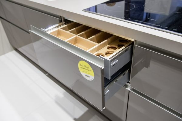 NK4574 Detail Nova Lack 739   Magma Hochglanz