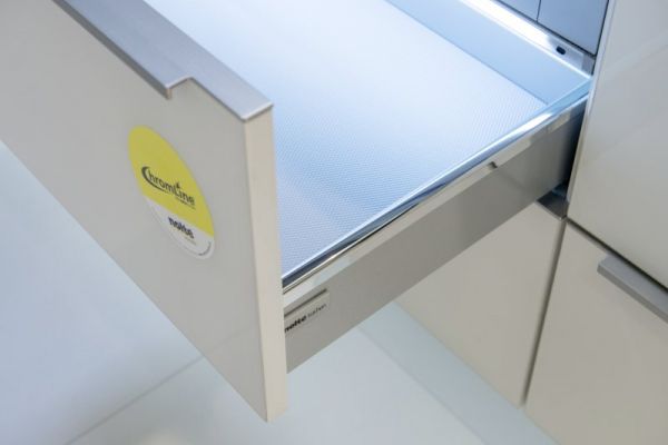 NK4581 Detail Glas Tec Plus 16W   WeiSZ Hochglanz