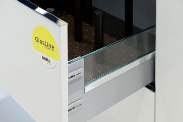 NK4589 Detail Nova Lack 731   WeiSZ Hochglanz