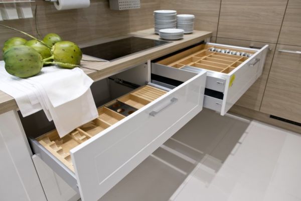 NK4639 Detail Montreal 501   WeiSZ Hochglanz   Manhattan 494   Provence Ulme