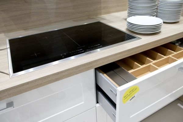 NK4642 Detail Montreal 501   WeiSZ Hochglanz   Manhattan 494   Provence Ulme