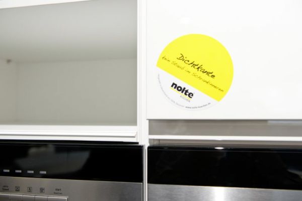 NK4644 Detail Apha Lack 551   WeiSZ Hochglanz   Lux 364   Orange Hochglanz