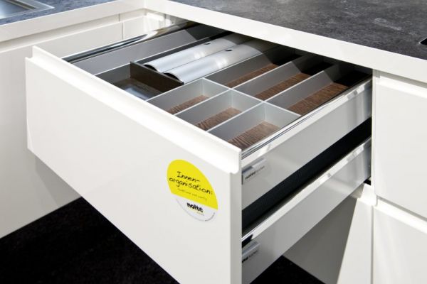 NK4646 Detail Apha Lack 551   WeiSZ Hochglanz   Lux 364   Orange Hochglanz