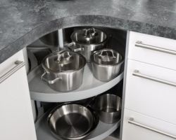 NK6787 Detailaufnahme Eckschrank UERK90 geoeffnet