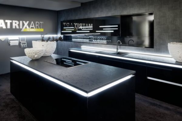 NK7734 Koje 21   Nova Lack 73N   Nachtschwarz Hochglanz