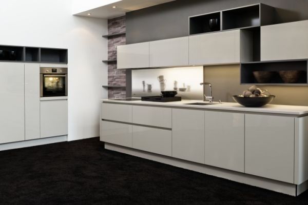 NK8581 Koje 30   Lux 368   Sahara Hochglanz