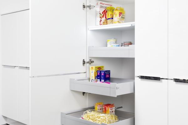 NK8935 Vorratsschrank mit Schubkaesten