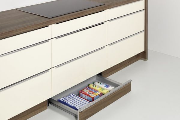 NK9254 Sockelschubkasten