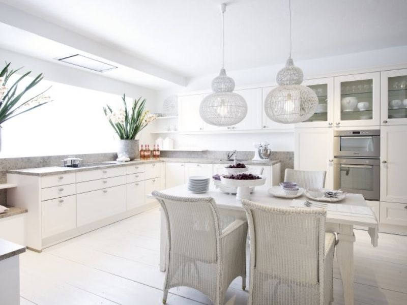 Белая кухня