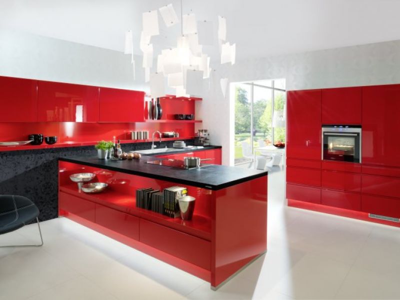 Красивая кухня с гостиной