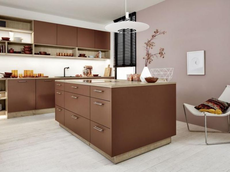 Белые кухни больше не в моде. Узнали у экспертов о новых трендах